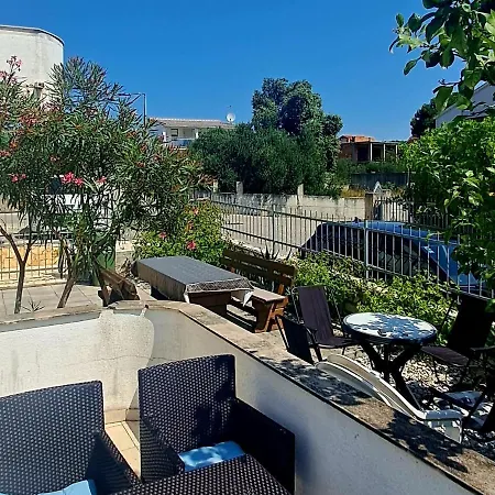 Kristo Apartment *
